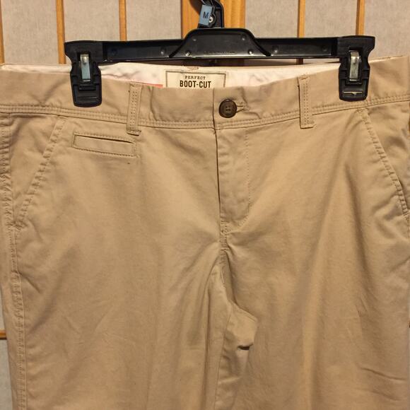 Women's Old Navy Perfect Boot-Cut Low Rise size 8 tan / Khakis pants - Picture 2 of 6
